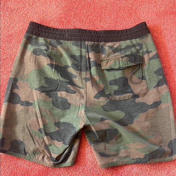 Men’s 32 waist Dark Seas Division Board Shorts/ Swim shorts - Picture 4 of 5